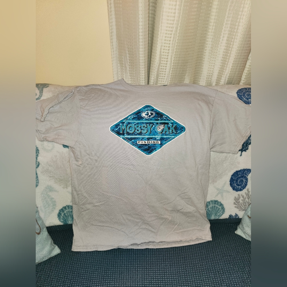 Mossy Oak Tee Shirt nwot